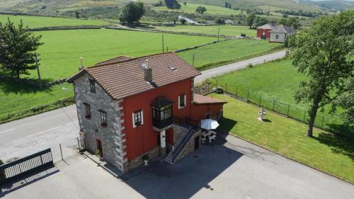 Casa Cinco Robles