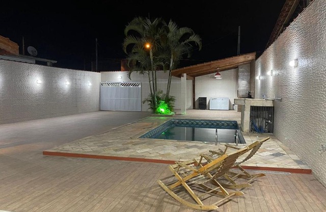 Casa com piscina em Itanhaém