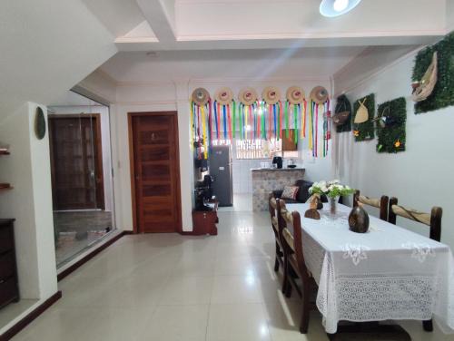 Casa com suítes privativas COP30 - Localização no centro, perto de serviços e pontos turísticos