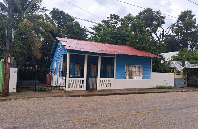 Casa completa en Pedro Santana.