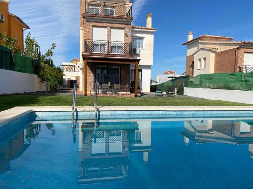 Casa , Dílar, Granada con jardin y piscina