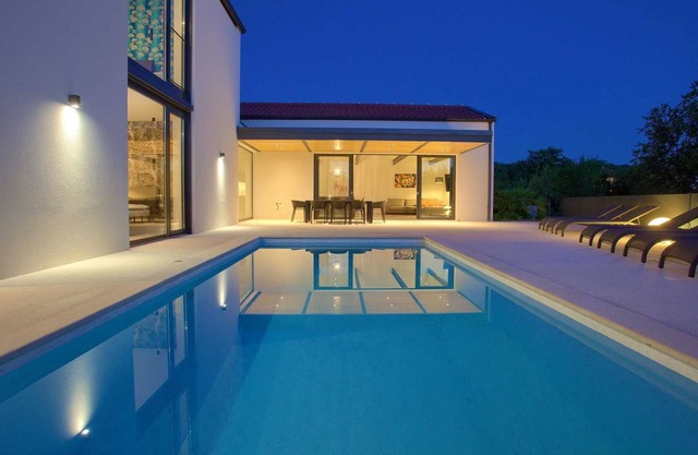 Casa Forma with heated pool and luxury of 5 stars