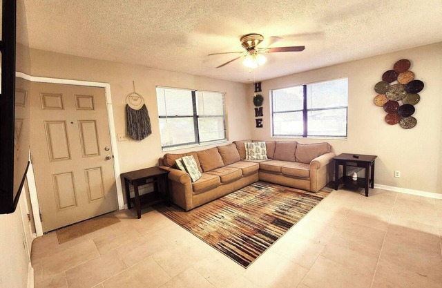 Casa Frye: 4Bd/2Bth/Office/Parking Sleeps8! Jacksonville, FL