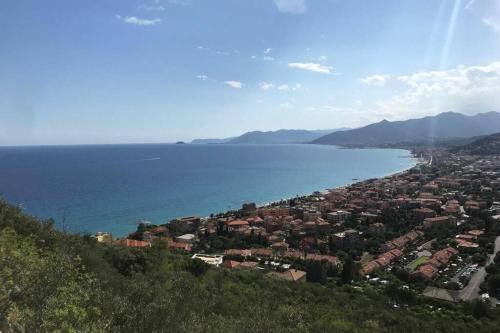 Casa indipendente su due livelli in Liguria-vista mare 6-7 Posti