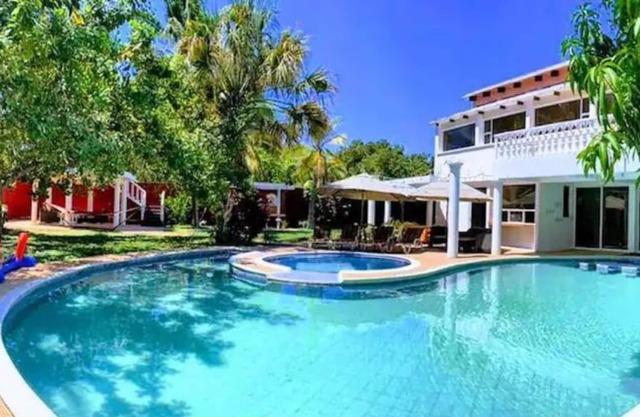 Casa Las Gaviotas - Five Bedroom House, Sleeps 16