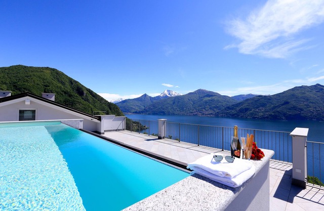 Casa Laura Apt. 6, Plesio, Italy