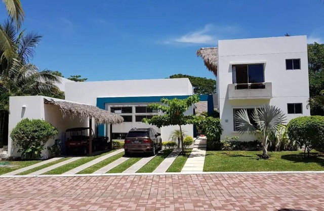 Casa Los Prados - Four Bedroom House, Sleeps 14