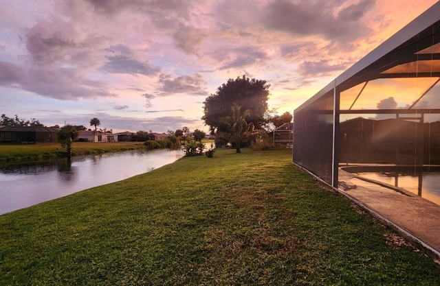 Casa Mar Van Beautiful newly renovated Home on Canal Heated Pool Spa Lanai