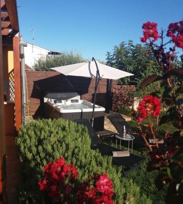Casa Mirelia - Holiday home for two with garden and whirlpool