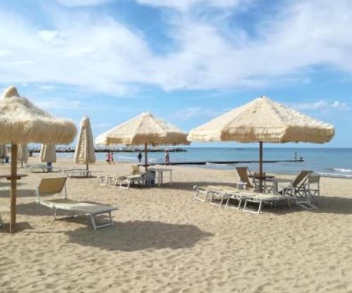 CASA MIRO' vicinissima al mare e parcheggio privato gratuito se disponibile