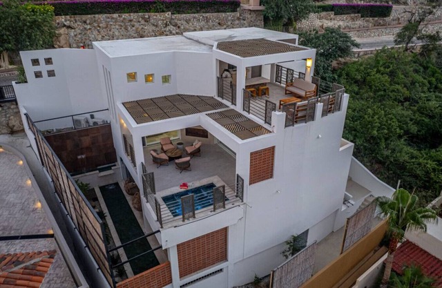 Casa Natalia: Newly Built Luxurious Pedregal Home