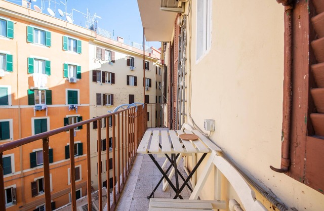 Casa Nica in Rome With 1 Bedrooms and 1 Bathrooms