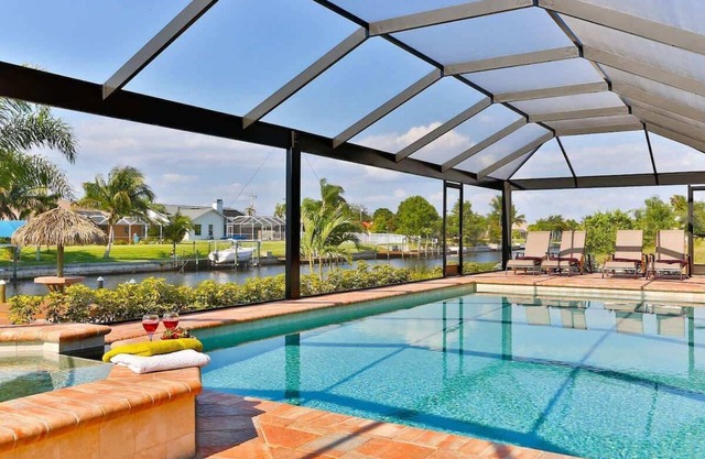 Casa Nueva Waterfront w/Heated Pool/Spa + Tiki