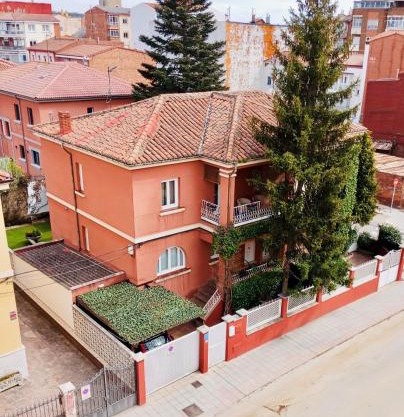 Casa Palomera - Casa completa con jardín, gimnasio y garaje privados