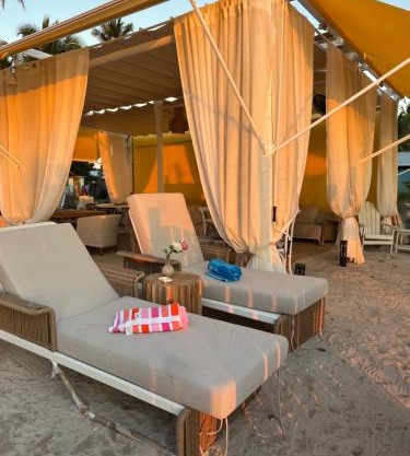 Casa rosada beach front