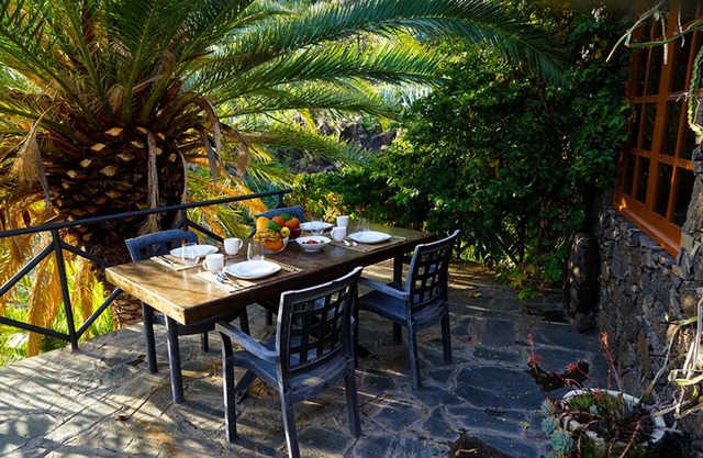 CASA RURAL LOS FRONTONES