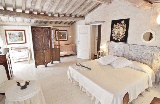 Casa Torretta at Borgo4case - antico rustico in pietra, immerso nella natura