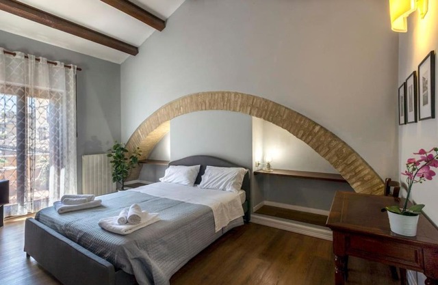Casa Tosca con balcone vicino parcheggio