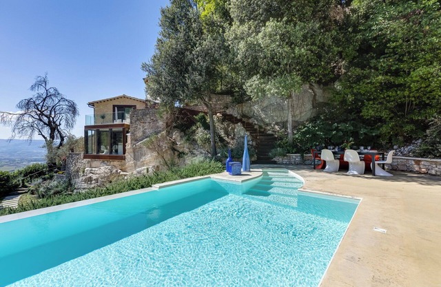 Casale Olea, Romantic retreat. Pool, Jacuzzi. A design jewel set on a rocky spur