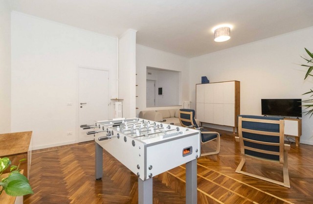 Casalis Elegant Apt w/Parking x6