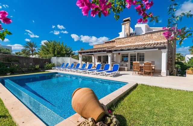 Casas Mari y Pili - For 12 pax 200m from Cala Marsal, Portocolom