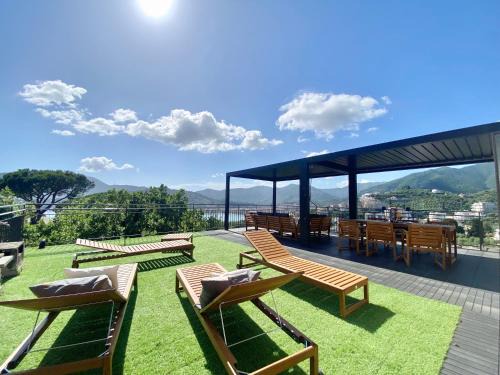 CasaViva - Terrace Apt with Parking in Rapallo