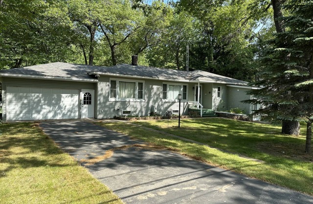 Caseville cottage with beach access
