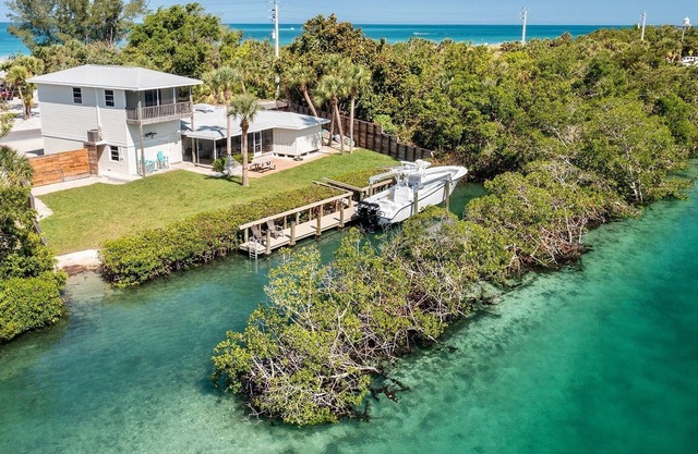 Casey Key Beach To Bay Cottage