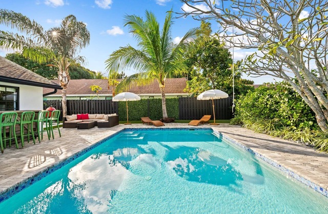 Casita Delray Oasis: 4BR with Pool, BBQ, Firepit, Pool Table