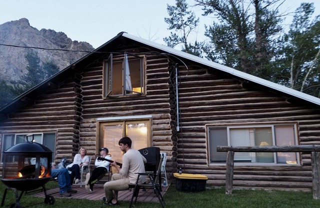 Castle Creek Cabin - Outdoor Lover's Dream!