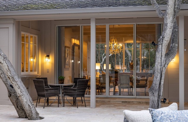 Casual Elegance on the Golf Course