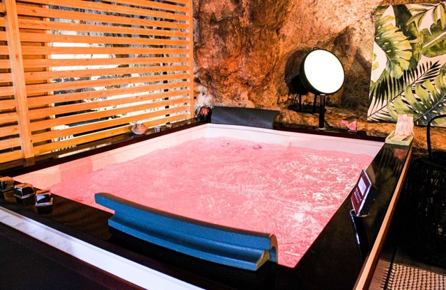 Cave Suite MAGARA (Lomas de Ruvira cave hotel)