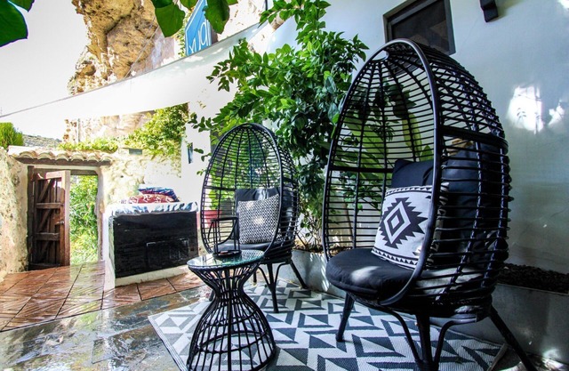 Cave Suite THA (Lomas de Ruvira cave hotel)