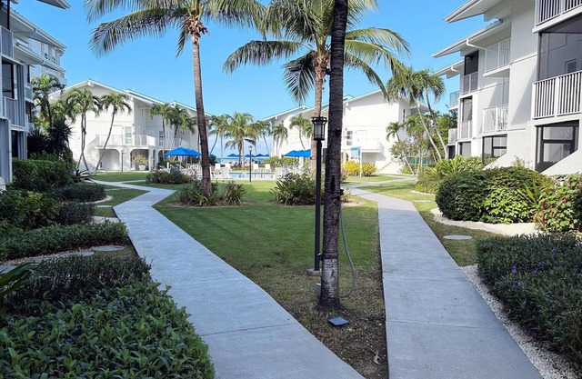 Cayman Reef Resort 1 - Beach Haven