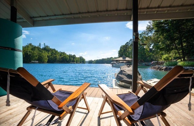Cedar Cove on Lake Keowee!