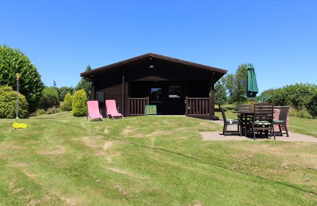 CEDAR LODGE, family friendly, character holiday cottage in Lanivet