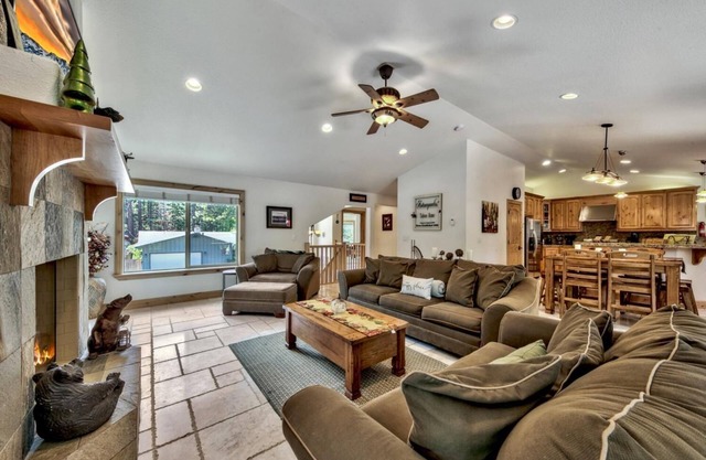 Cedar Pine Cabin - Walk to Beach, Dog Friendly