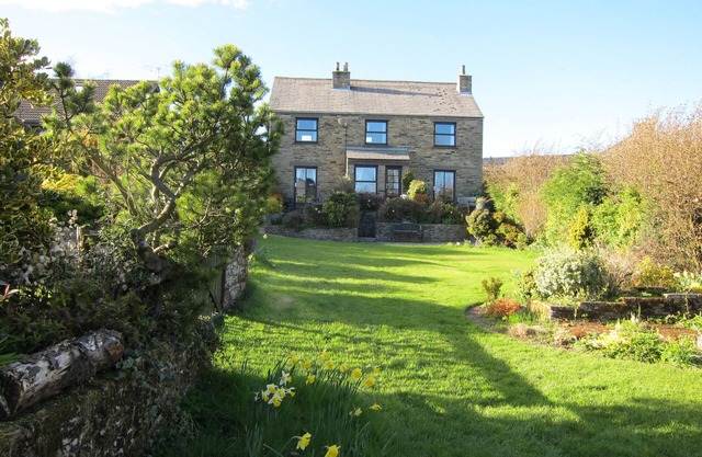 Cedarcroft Cottage Reeth, set in two acres of garden, river, ponds, amazing vie