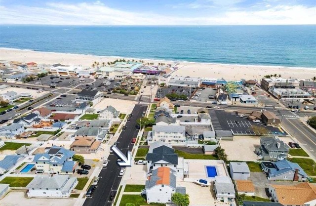 CEN24 | Huge Custom Luxe Home, Priv. Pool, 7BR 4ba 10 Badges! by Shore Points Vacations