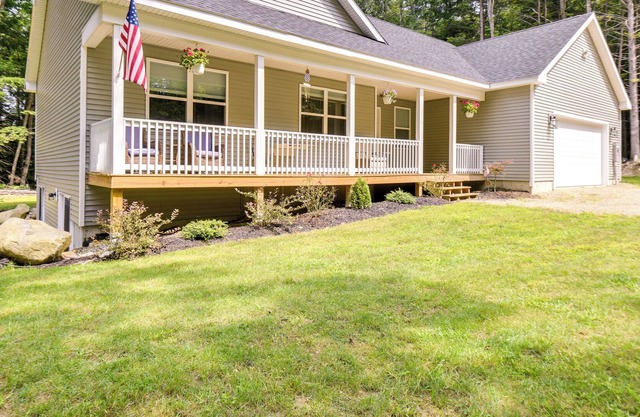 Center Ossipee Home ~ 16 Mi to Lake Winnipesaukee!