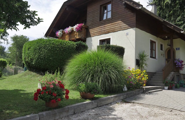 Central, quiet location in the countryside