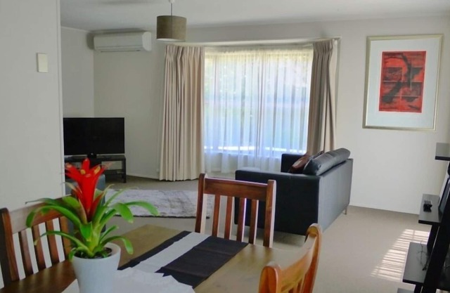 Central 3 bedroom home, free WIFI + heated swimming pool