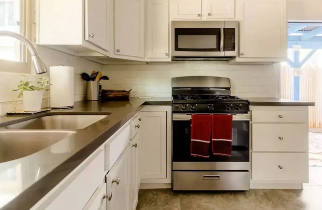 Central Casita with pool/hot tub and pet friendly