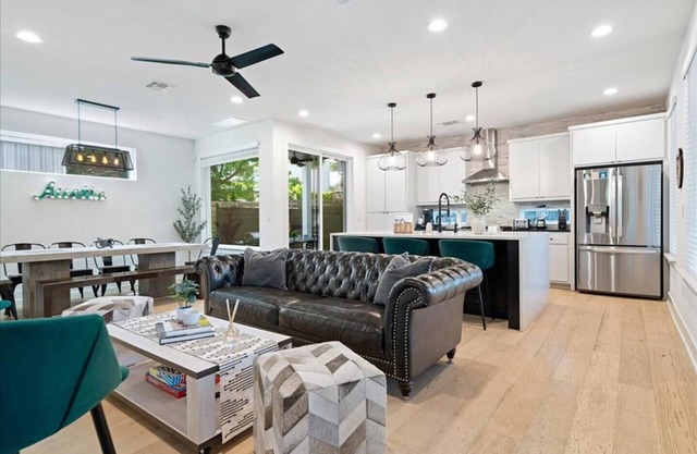 Central House + Apt, sleeps 13!