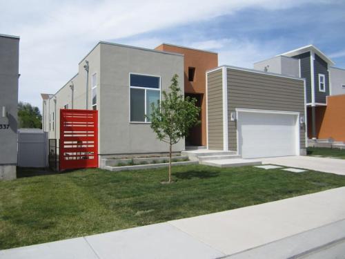 Central location close to Downtown and Mountain Views