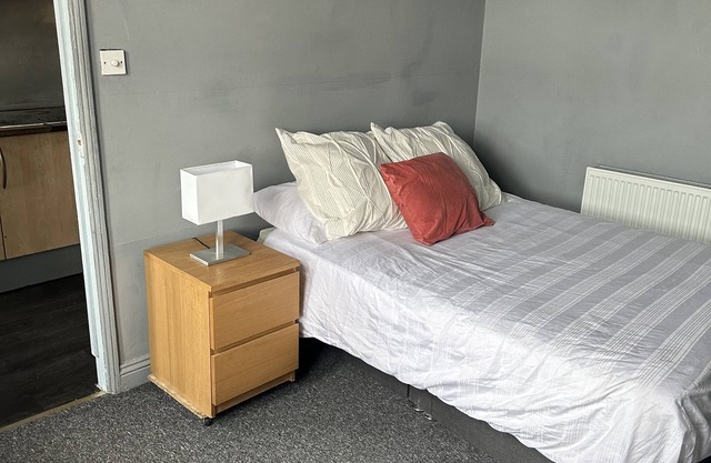 Central London Flat in Kensal Green Newly renovated on quiet private street