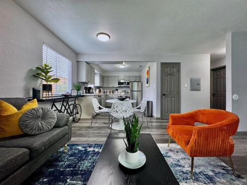 Central Midtown Apt-Secure Parking-Walk to Target