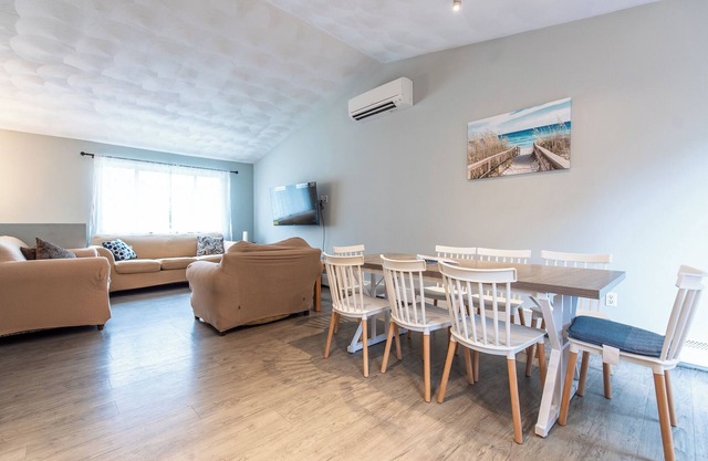 Central Narragansett Location to enjoy all RI destinations!