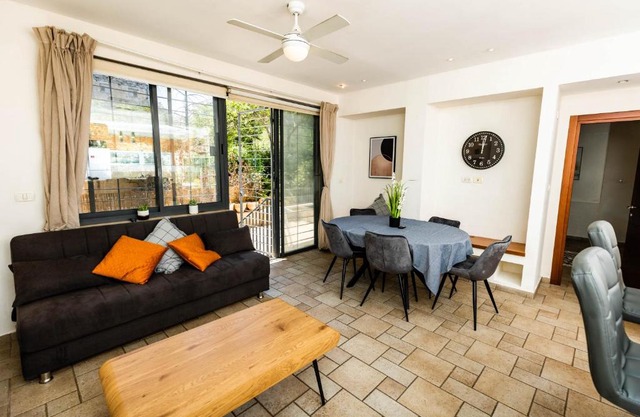 Central on Hapalmach- 3-BDR Apartment