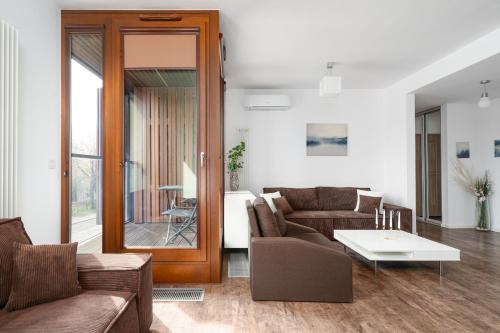 Central Warsaw Apartment - Great Location - One Bedroom Apartment - Kolejowa